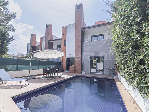 Moradia T3 piscina Estoril Cascais